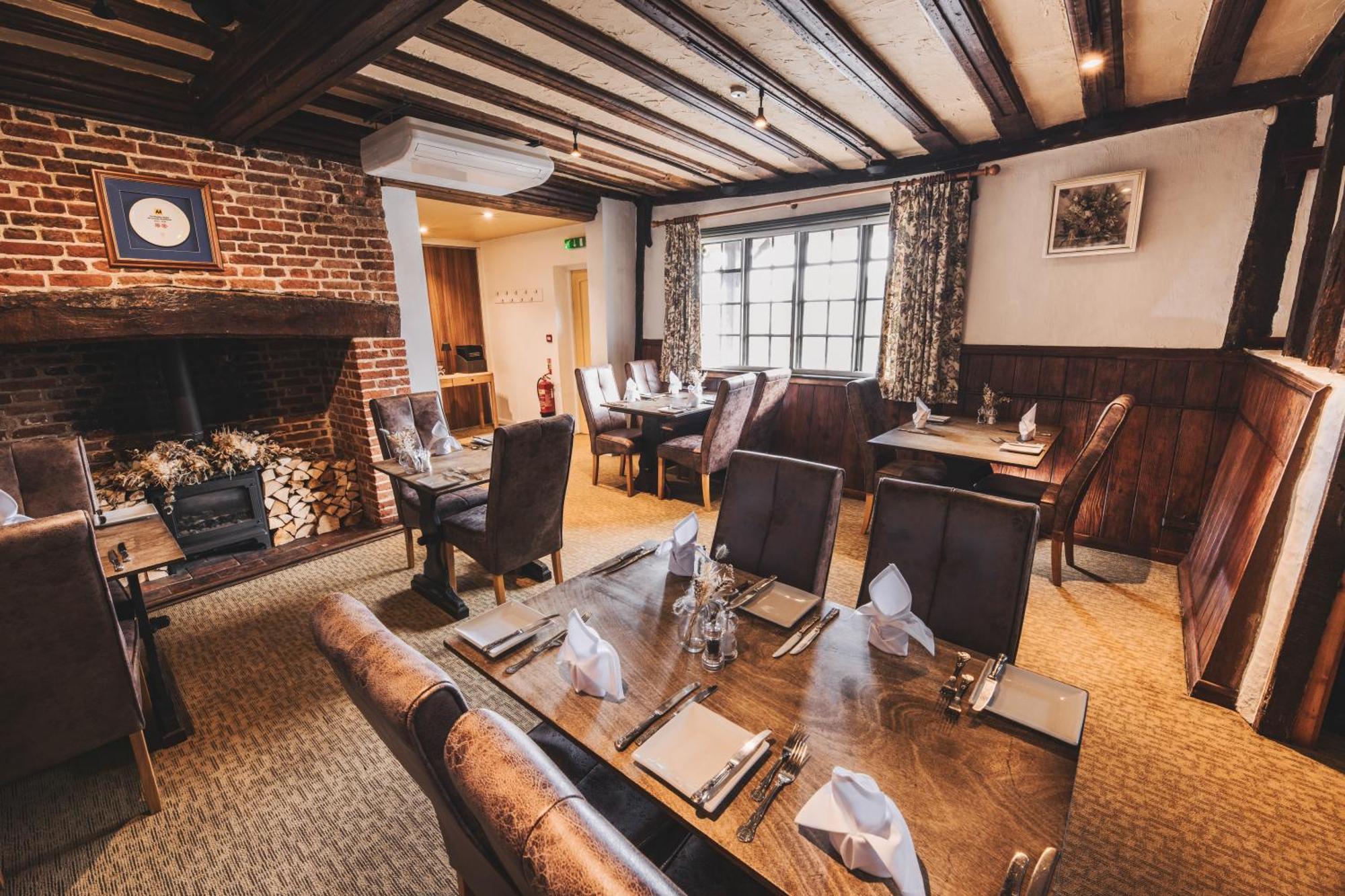The Auberge Yaxley  Exteriör bild